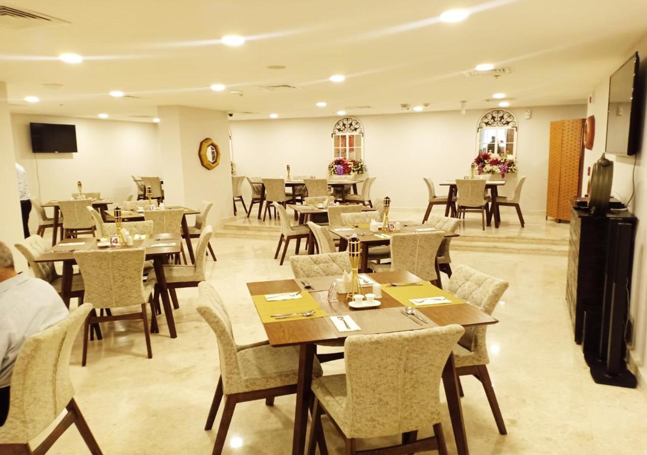 Saraya Palace Hotel Doha Extérieur photo